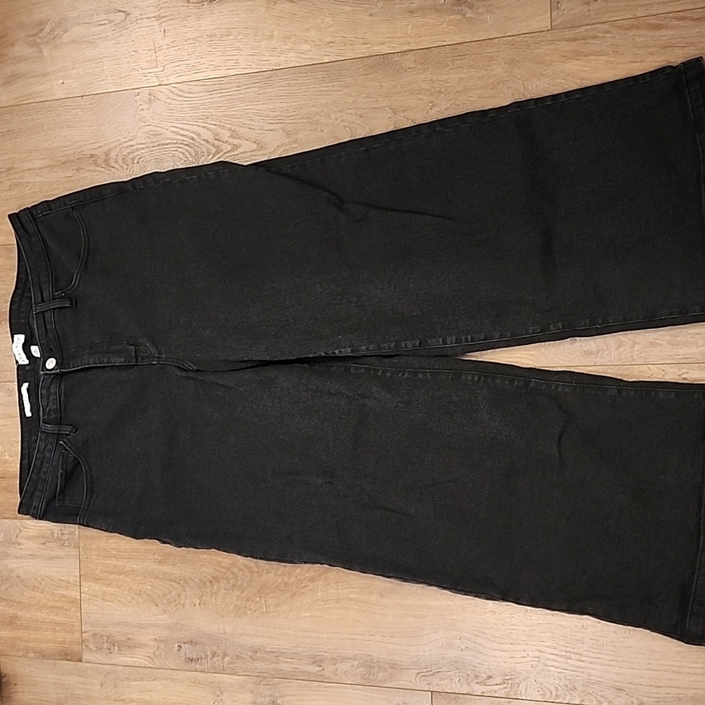 Women's Black Wide-Leg Jeans